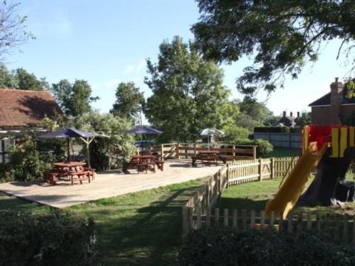 The May Garland Inn Hellingly Zewnętrze zdjęcie